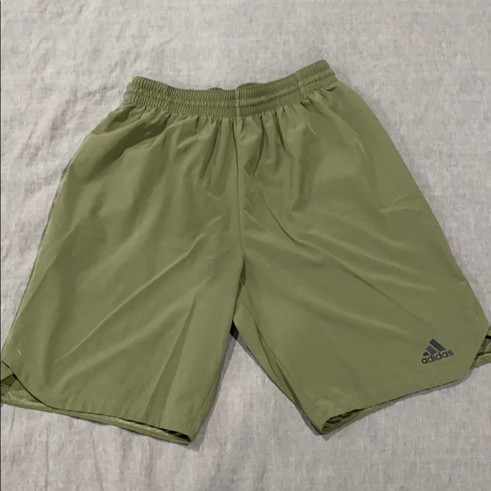 Men’s M Adidas Climalite workout shorts